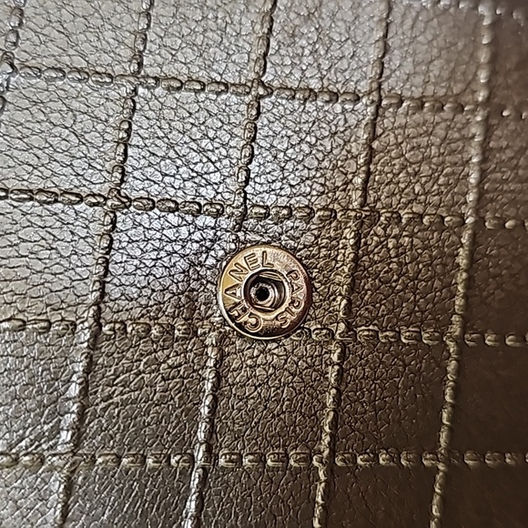 🎉🎉HOST PICK🎉🎉CHANEL Bicolore CC Logo Metallic Leather Long Trifold Wallet - Picture 16 of 16
